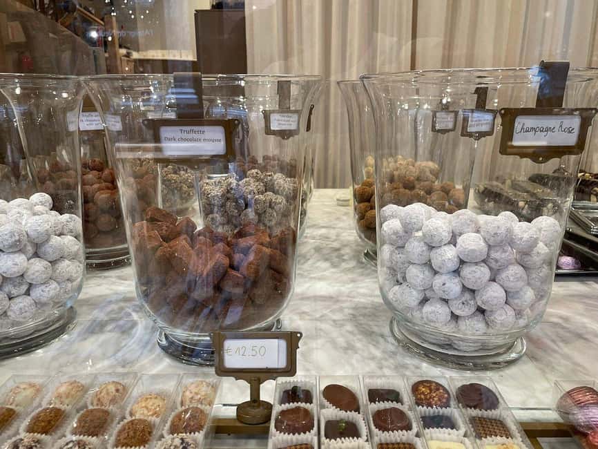 Brussels: Chocolate Appreciation and Tasting Walking Tour - Through Saint Catherine’s and toward the finish