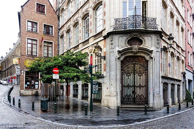Brussels Chocolate Tour Private & Personalized with a Local Guide - Artisan shops and Brussels squares