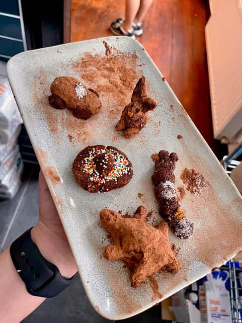 Brussels: Chocolate Truffle & Belgian Hot Chocolate Workshop - At number 30, allow time to find the door