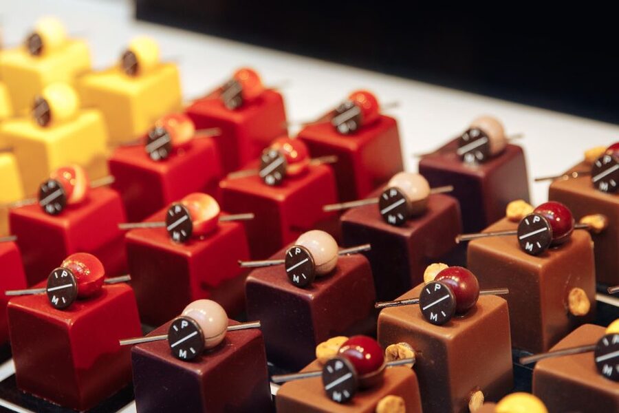 Brussels: Chocolate Workshop and Guided Walking Tour - Starting at Grand Place with chocolate in mind