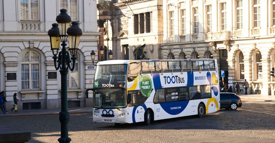 Brussels: City Card with Hop-On Hop-Off Bus - Riding the red and blue bus routes