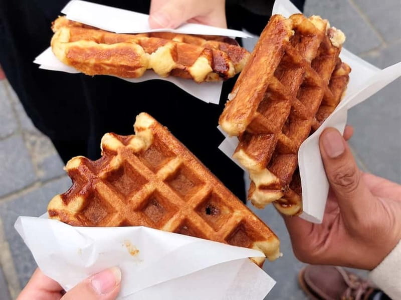 Brussels: City Center Guided Food Tour with Tastings - Meeting at Patatak on Rue de la Bourse