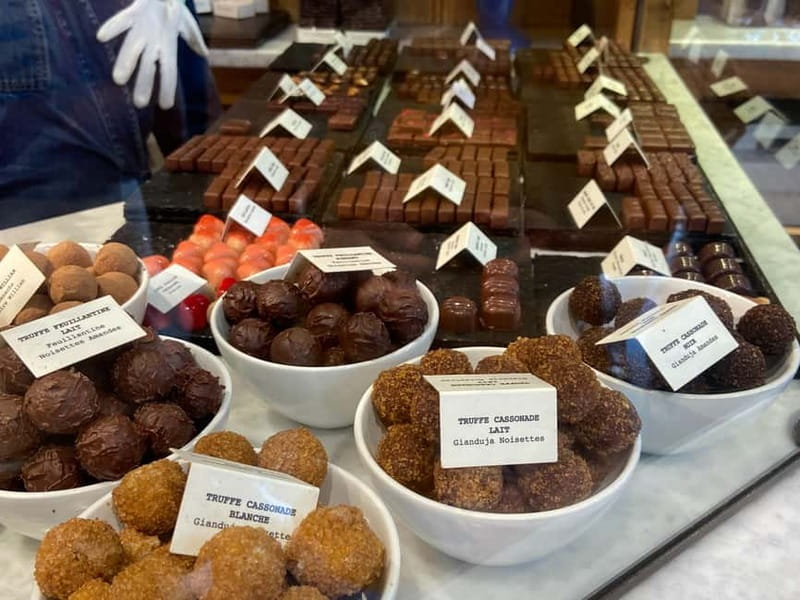Brussels: City Center Guided Food Tour with Tastings - How much food do you receive for $70?