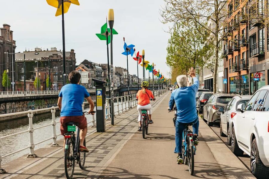 Brussels: City Highlights and Hidden Gems Bike Tour - Who should book this Brussels bike tour?