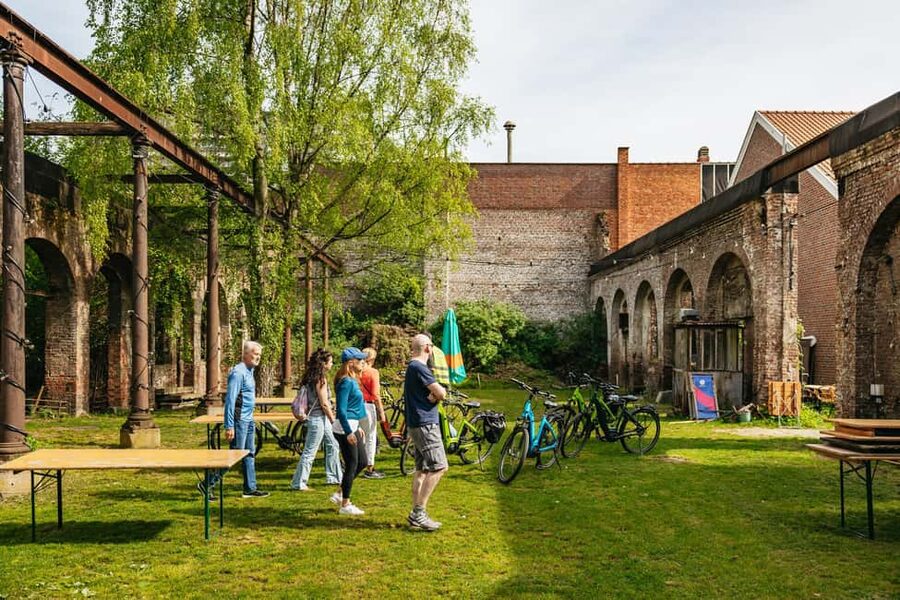 Brussels: City Highlights and Hidden Gems Bike Tour - Why a bicycle works so well in Brussels