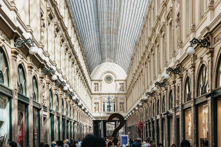 Brussels: City Highlights Walking and Tasting Tour - Four beers at a local bar