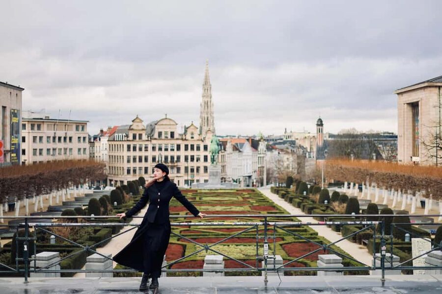 Brussels City Photoshoot With a Professional Photographer - Finishing at the Royal Palace