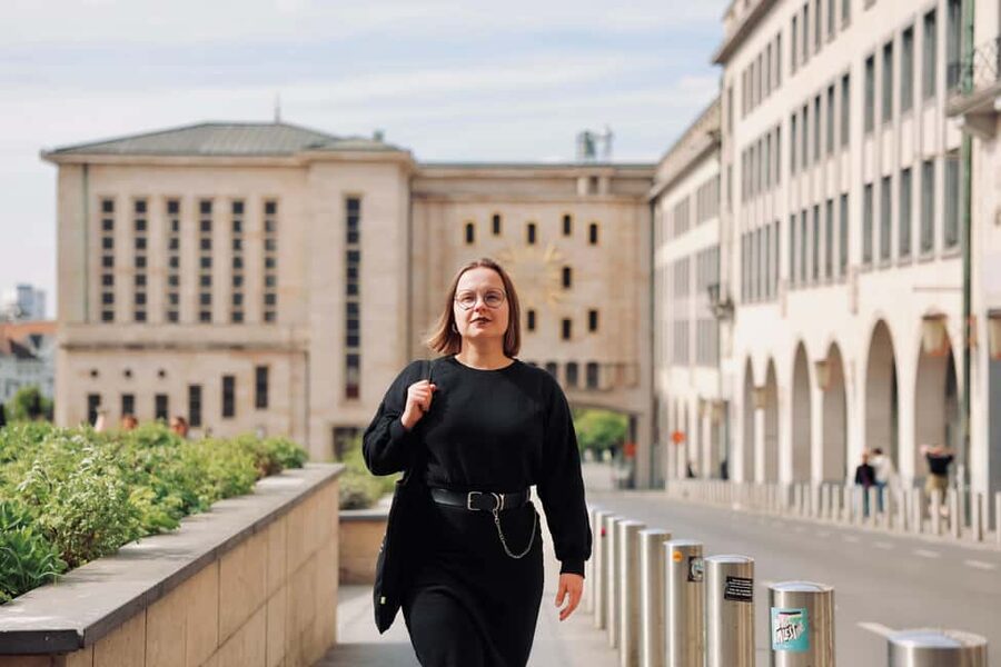 Brussels City Photoshoot With a Professional Photographer - Weather, Accessibility, and Practical Details