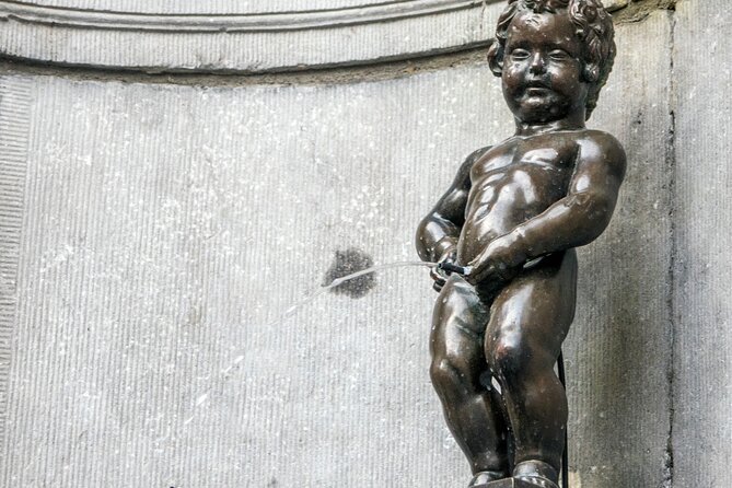 Brussels: City Walk with Audioguide in 7 Languages on your Phone - The Chapel Church and the Marolles area