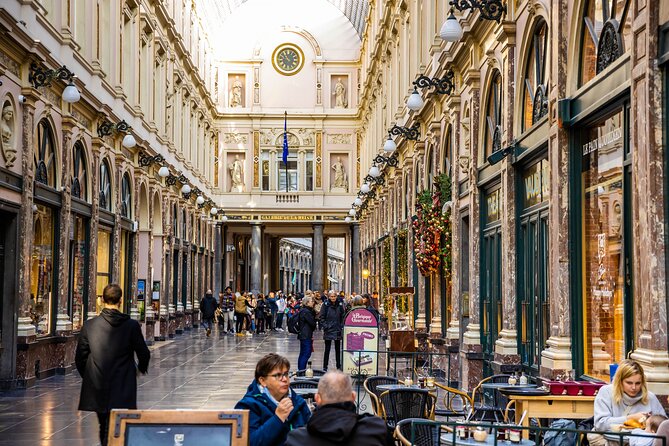 Brussels: City Walk with Audioguide in 7 Languages on your Phone - How the app works in real use