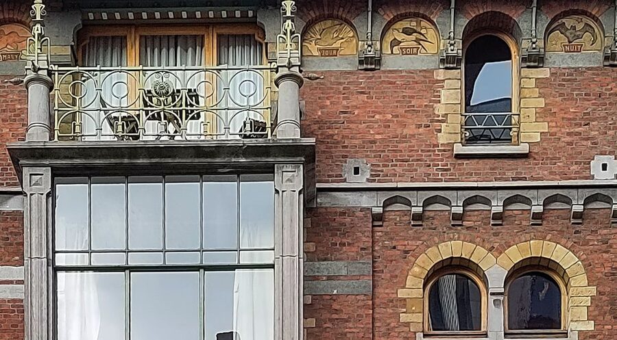 Brussels: Fall and Rise of Art-Nouveau Guided Tour - Sgraffito, fresco, and the Art Nouveau surface