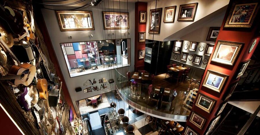 Brussels: Hard Rock Cafe with Set Menu for Lunch or Dinner - The Rock Shop and extra spending