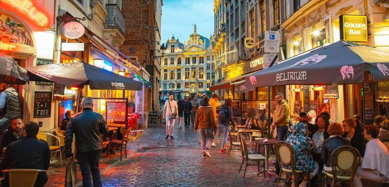 Brussels: Highlights and Hidden Corners Private Guided Walk - Belgian beer at a local bar