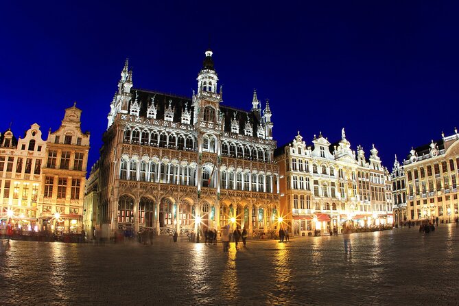 Brussels Highlights Self guided scavenger hunt and Walking Tour - Manneken Pis and the small scale of Brussels icons