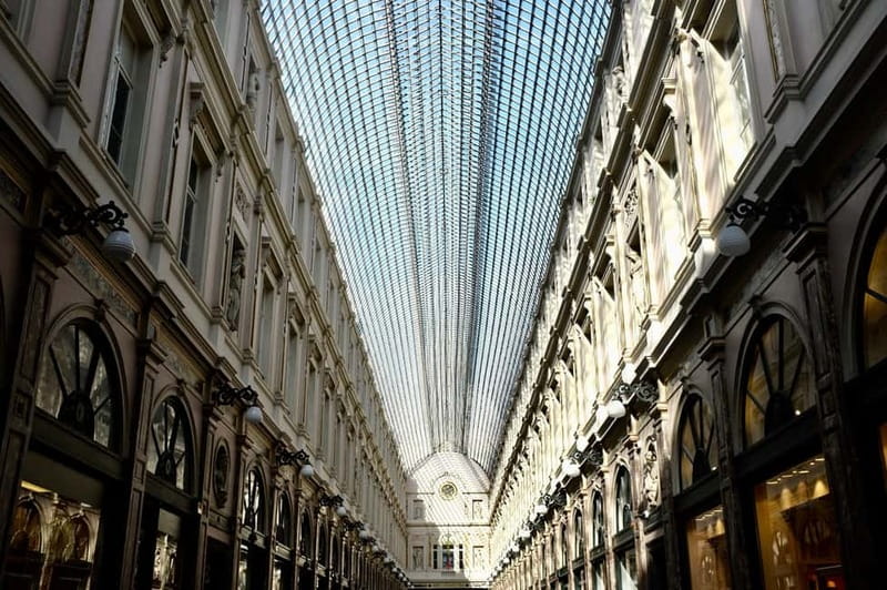 Brussels Highlights: Walking & Bus Tour with Waffle Tasting - Starting at the Tourist Information Centre