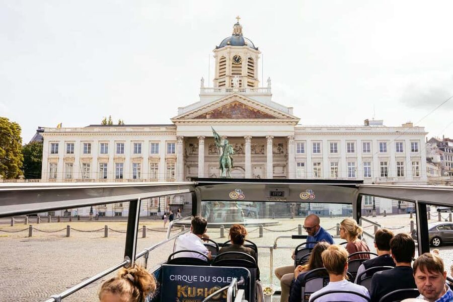 Brussels: Hop-On Hop-Off Bus Tour - The European quarter at Luxembourg and Cinquantenaire