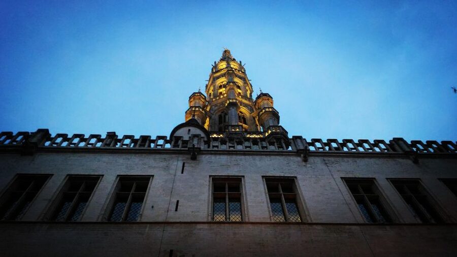 Brussels: Hungry Mary's Famous Beer and Chocolate Tour - Grand Place and the city center sights
