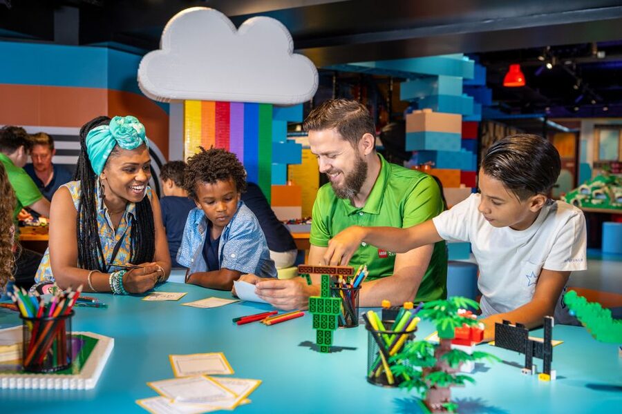 Brussels: LEGO® Discovery Centre Admission Ticket - MINI WORLD and the LEGO train
