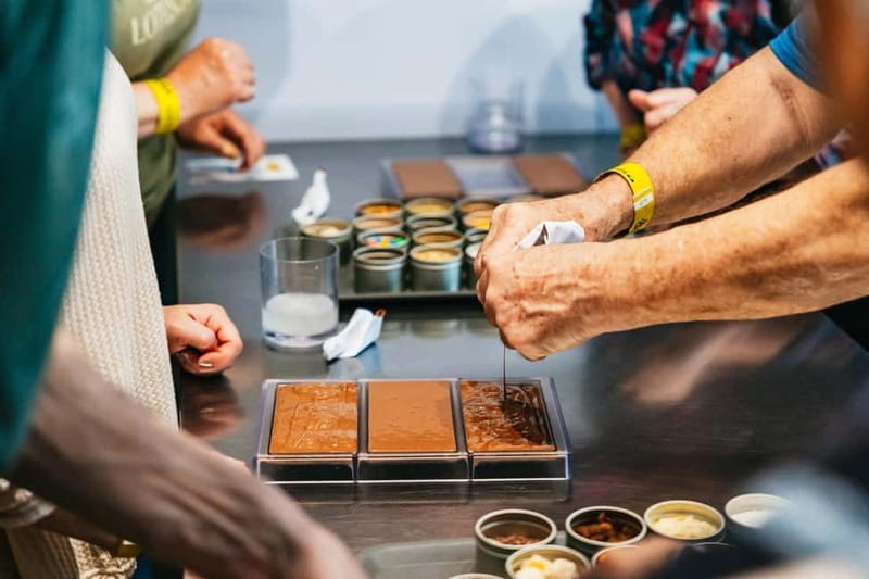Brussels: Make Your Own Chocolates Workshop with Tastings - Seasonal drinks and the question of what is included