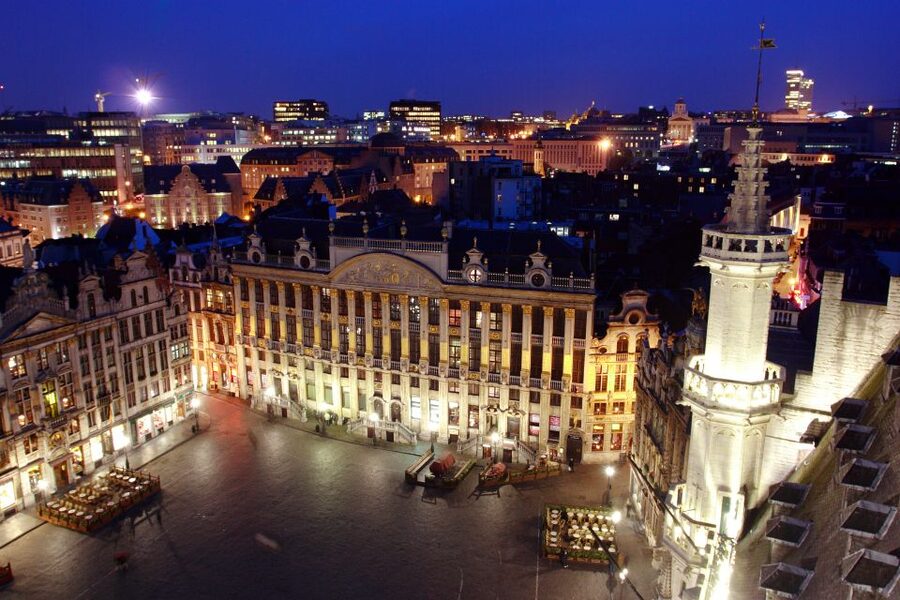 Brussels: Private 3-Hour Sightseeing Walking Tour - Grand Place and the Chocolate-Shop Trail