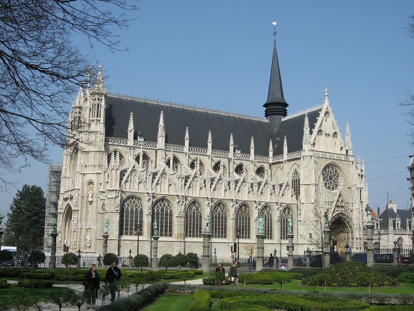 Brussels: Private 3-Hour Sightseeing Walking Tour - Bourse and Monnaie: Brussels at Street Level