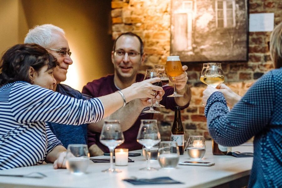 Brussels: Private Beers, Bars, and Live Music Tour by Night - How the guide adds value