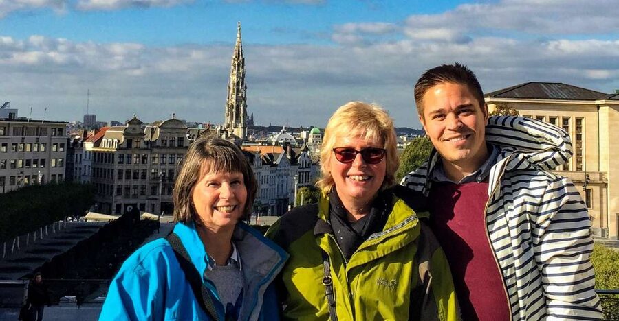 Brussels: Private Custom Walking Tour with a Local Host - Seeing the famous sights without stopping there