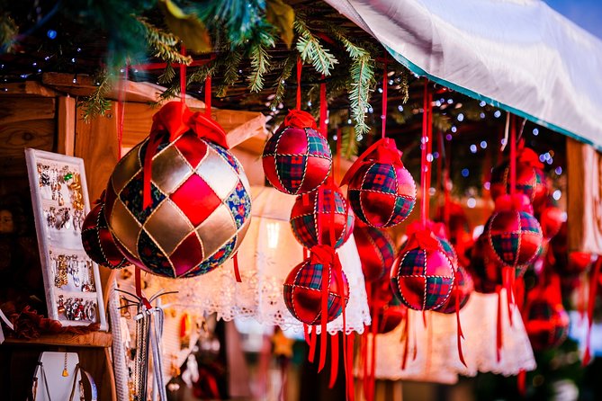 Brussels Private & Personalized Christmas Tour with a Local Guide - What the $160.42 price means