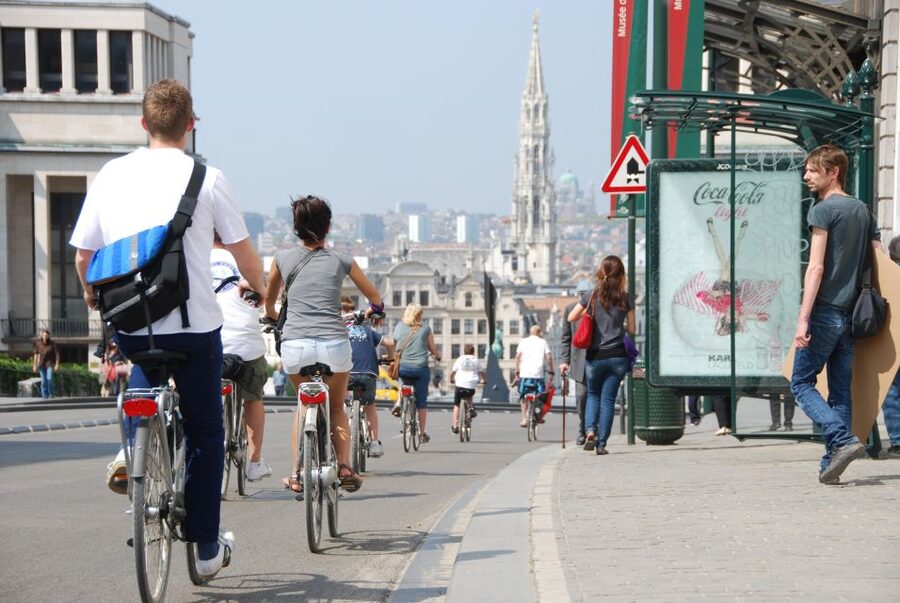 Brussels: Sightseeing Bike Tour - The Marolles and Court House