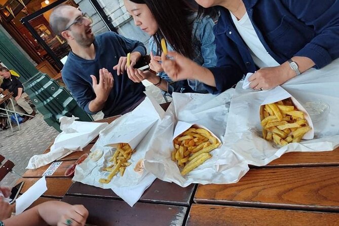 Brussels Walking and Tasting Tour (Beers,Chocolates&Fries/Waffle) - Belgian beer brings the group together