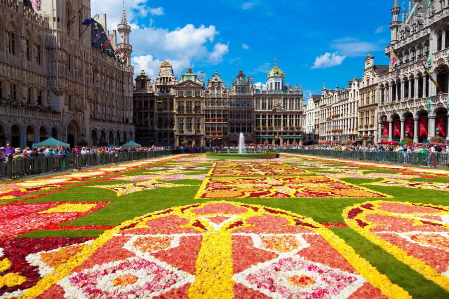 Brussels: Walking Tour with Belgian Lunch, Chocolate, & Beer - The Belgian lunch at about 12:15