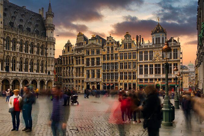 Brussels Walking Tour with Waffle Tasting: History and Delights - The guide can make or break the afternoon