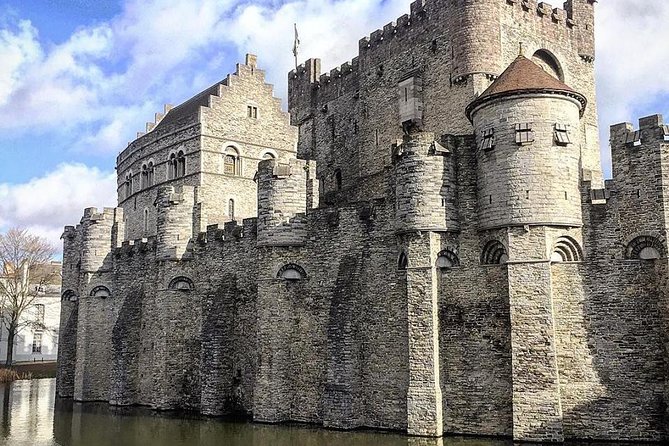 Discover authentic Ghent with historian & taste the best chocolate - Gravensteen and St. Veerleplein
