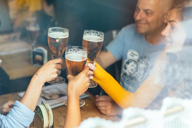 Drinks & Bites in Bruges Private Tour - Bruges through a beer glass
