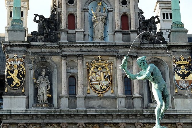 e-Scavenger hunt Antwerp: Explore the city at your own pace - Vlaeykensgang rewards a sharp eye