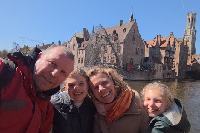 e-Scavenger hunt Bruges: Explore the city at your own pace - From Stationsplein to Koning Albert I Park