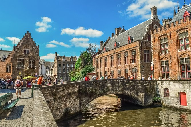 e-Scavenger hunt Bruges: Explore the city at your own pace - Sint-Janshospitaal and the first historic details