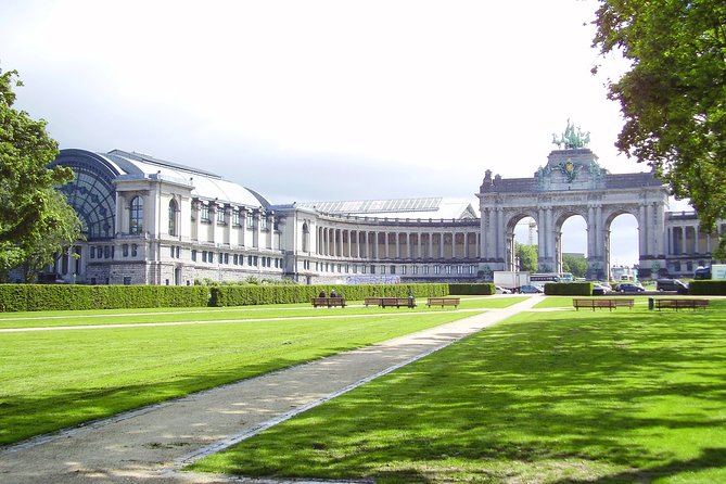 e-Scavenger hunt Brussels: Explore the city at your own pace - Town Hall, Manneken Pis, and the cathedral