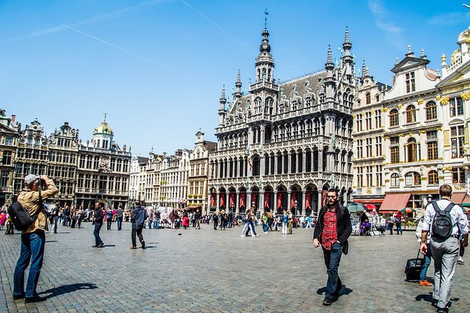 e-Scavenger hunt Brussels: Explore the city at your own pace - Sablon, La Mort Subite, and the Comic Art Museum