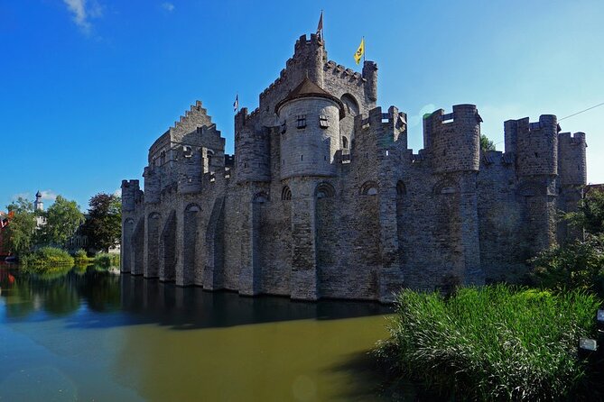 e-Scavenger hunt Ghent: Explore the city at your own pace - Graslei, Korenlei, and St. Michael’s Bridge