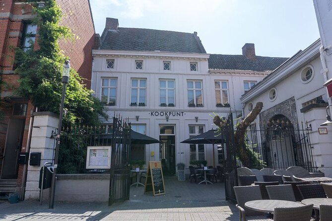 e-Scavenger hunt Hasselt: Explore the city at your own pace - The Japanese Garden changes the mood