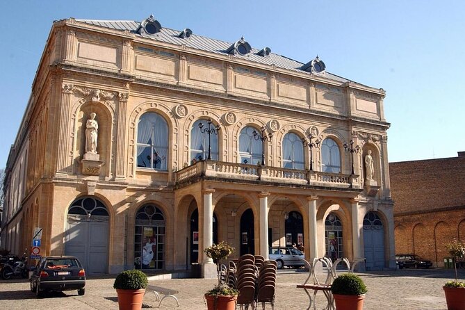 e-Scavenger hunt Namur: Explore the city at your own pace - Saint-Loup Church and Baroque detail