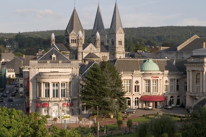 e-Scavenger hunt Spa: Explore the city at your own pace - The Fourth Lancers monument