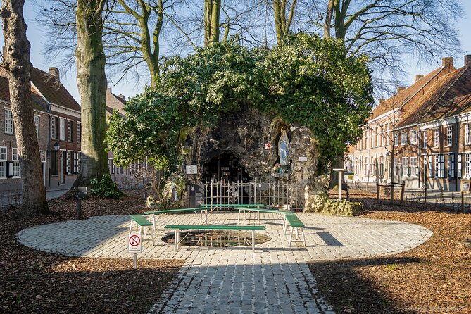 e-Scavenger hunt Turnhout: Explore the city at your own pace - Finish at De Warande