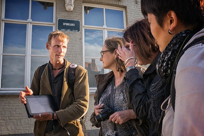 "Edges of Brugge" Photo Tour - 2hr open city tour & workshop - Ending at Jan van Eyckplein