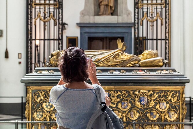 Exclusive Bruges Churches Tour: Admire Michelangelo’s Masterpiece - Why Bruges churches reveal more than the canals