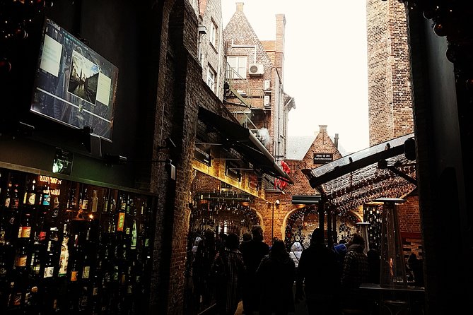 Food tasting & Historical walk - Beer with the Markt as your final view