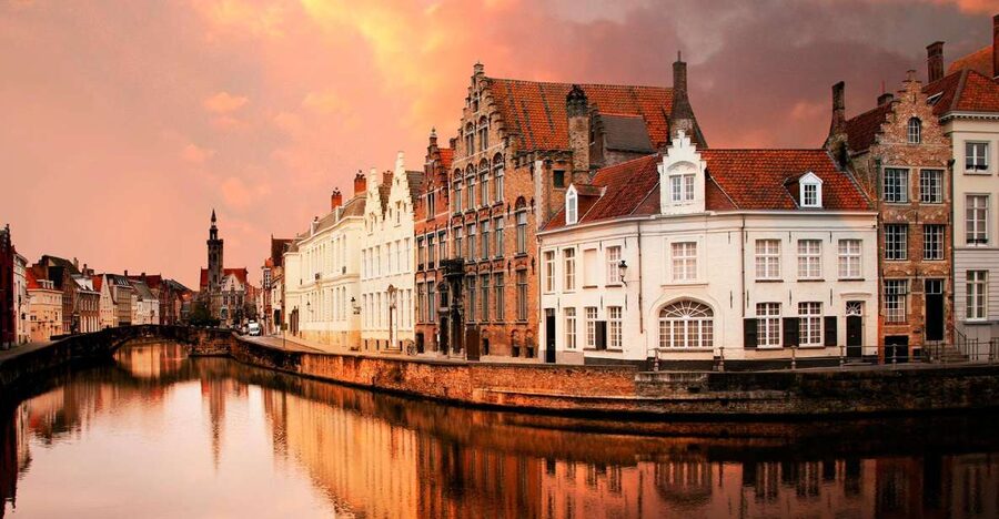 From Amsterdam: Bruges Day Trip in Spanish with Boat Option - Key points to know before you book