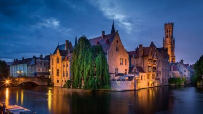 From Amsterdam: Bruges Day Trip in Spanish with Boat Option