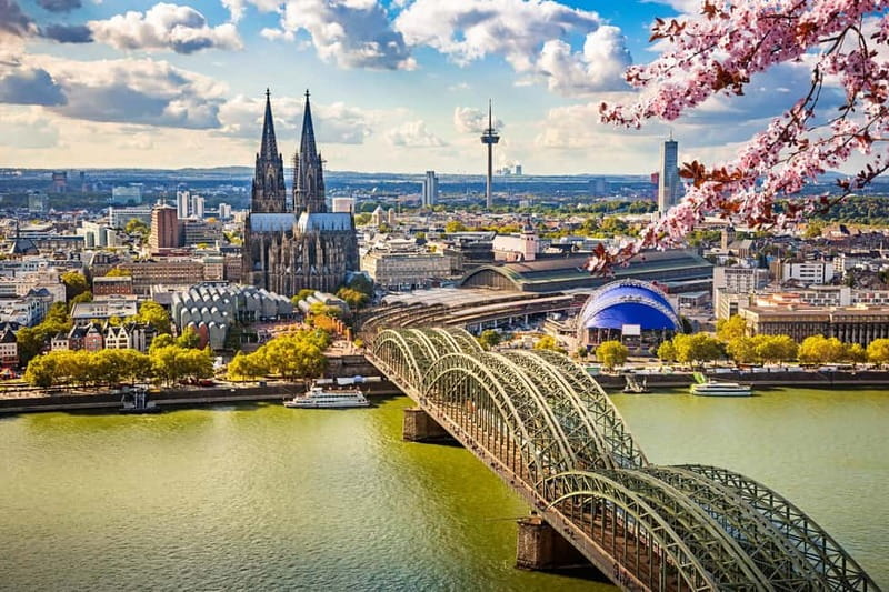 From Amsterdam: Cologne & Antwerp Full-Day Tour - What the guides add to the day